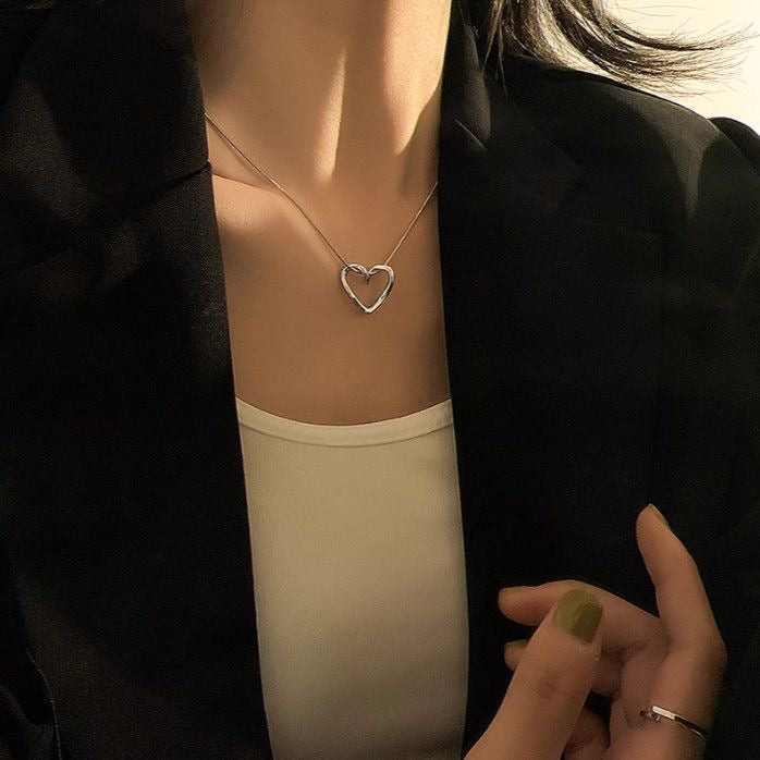 LOVE MINIMALIST NECKLACE