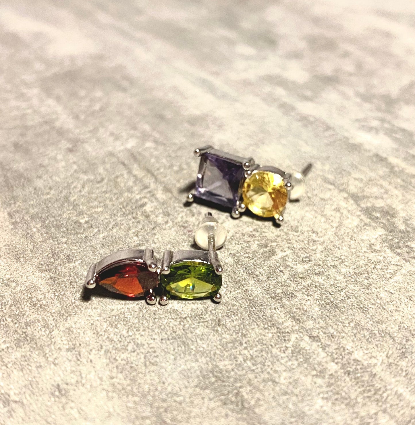 T.H STACCY CONTRAST DIAMOND STUD EARRINGS