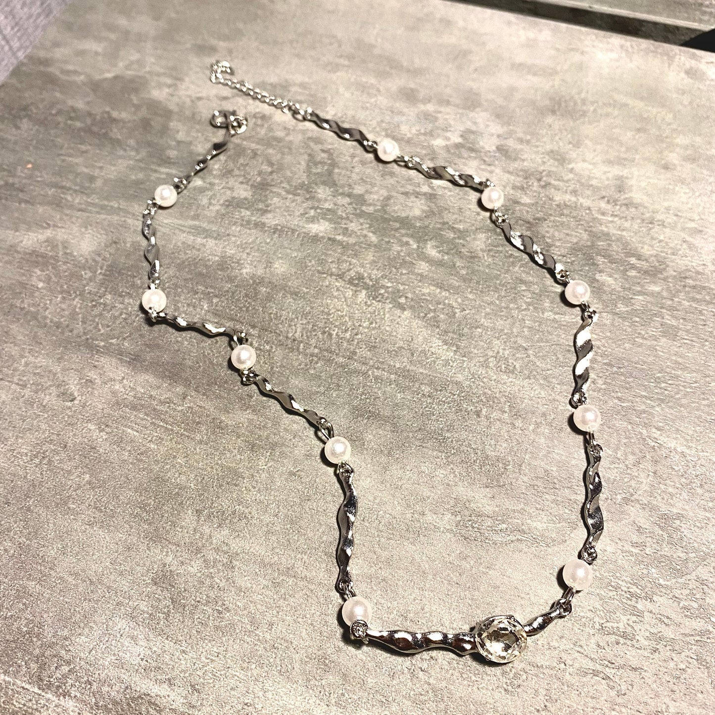 T.H NOVA SILVER TWIST WITH PEARL NECKLACE