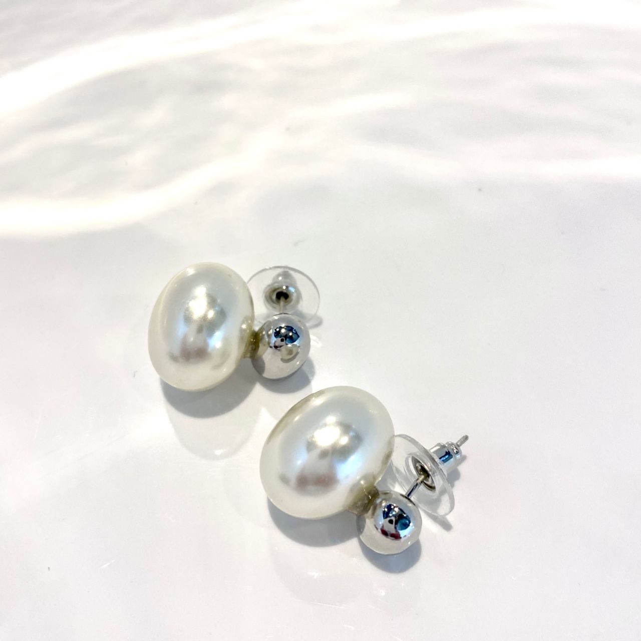 L.L OLA HUGE PEARL STUD EARRINGS