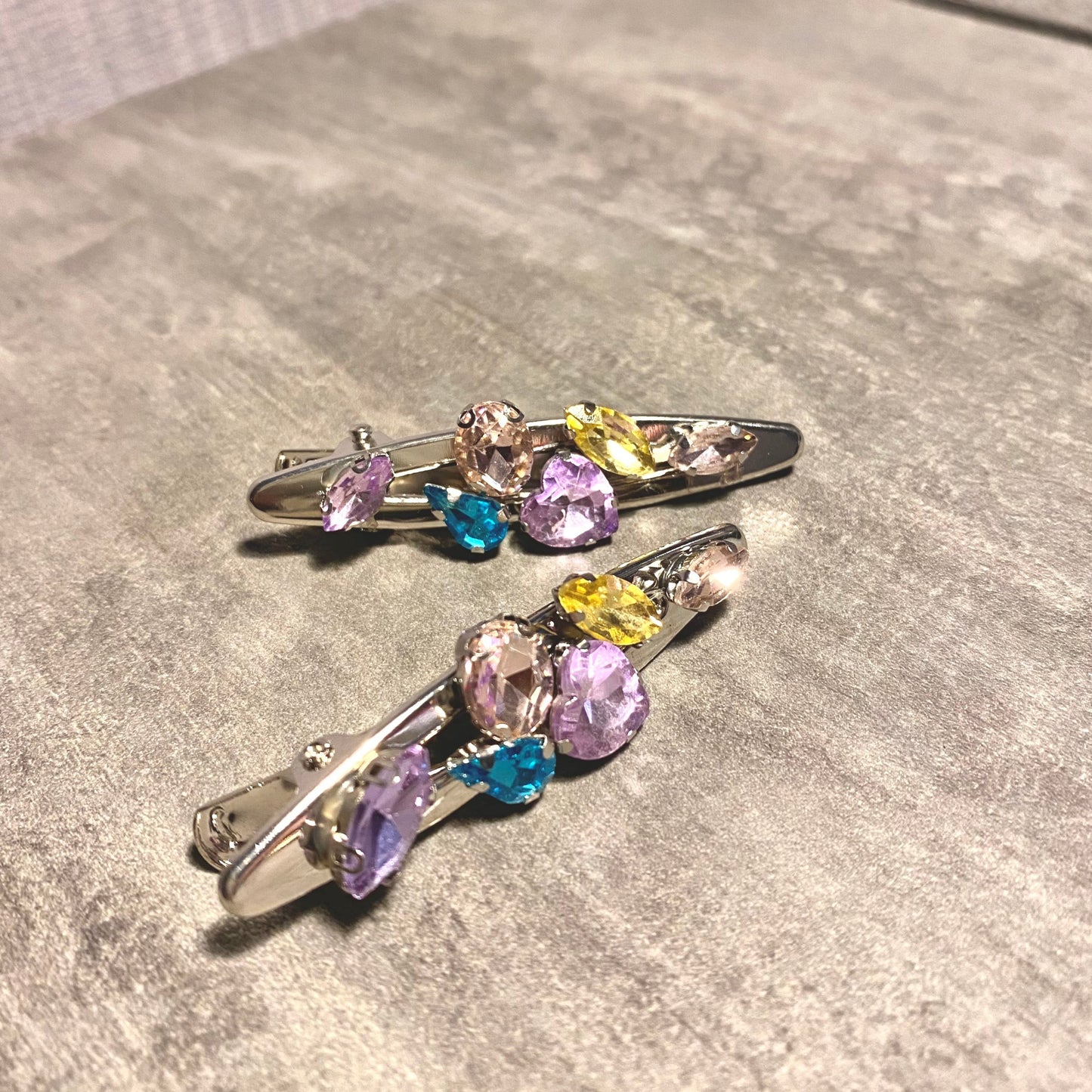 T.H TERISA COLOR CRYSTAL HAIR CLIP