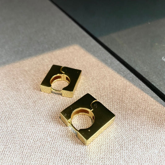 L.L ADA SQUARE GOLD HUGGIES EARRINGS